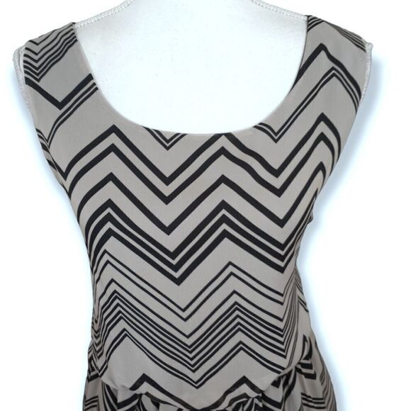 DELIRIOUS GRAY & BLACK CHEVERON PRINT HI-LO MAXI DRESS SZ.3X EUC - Picture 2 of 7